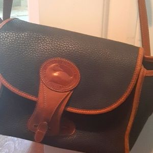 Dooney & Bourke pocket book